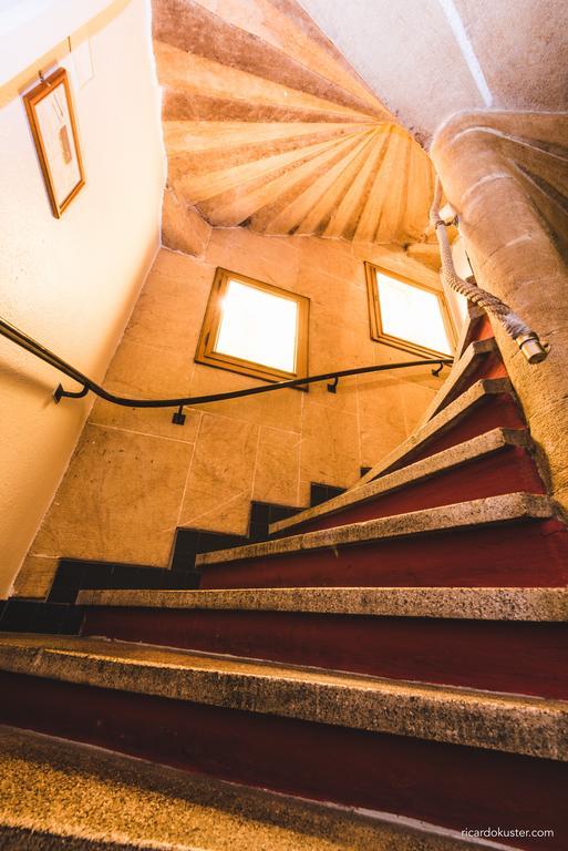 Aux Chambres Du Banneret Neuchâtel Esterno foto
